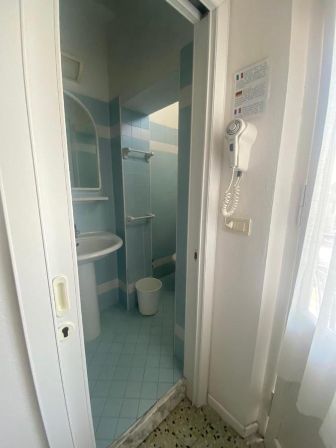 B&B Hotel Lucciola Κατόλικα Εξωτερικό φωτογραφία